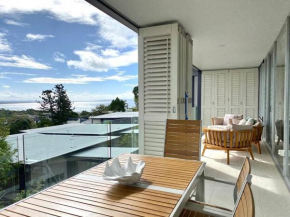 Deluxe Noosa Penthouse with 5-Star Views